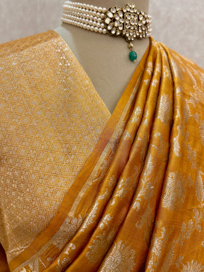 Sunehere Gulab- Silk Banarasi Jaal Saree